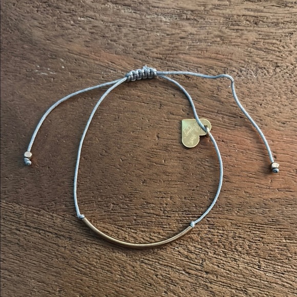 Jewelry - Gold Heart Charm Bracelet
